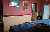 Soggiorno con cucina a vista 