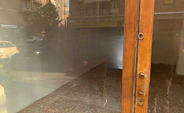 Negozio - VIALE DANTE - PC (NU014)
