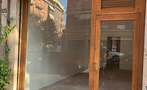 Negozio - VIALE DANTE - PC (NU014)